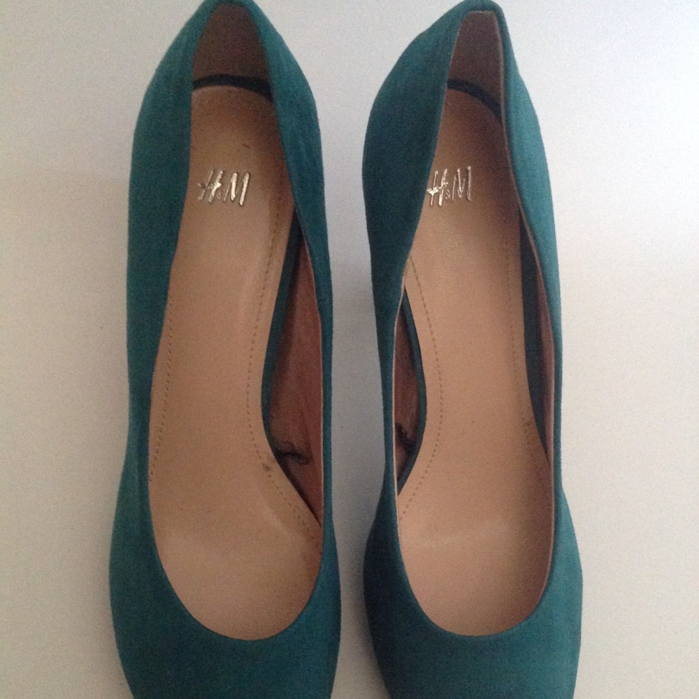 H&M women shoes size 7 Green suede